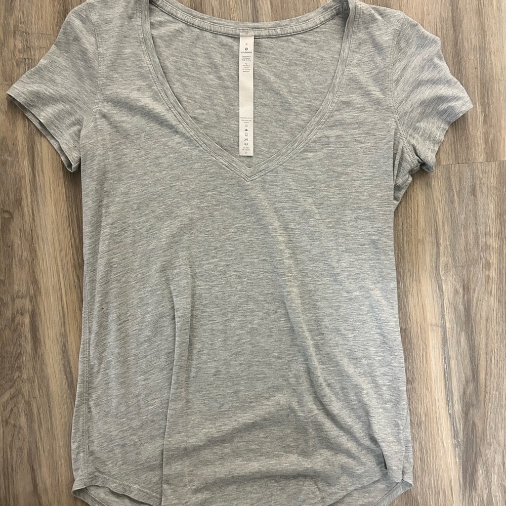 Lululemon V-neck Love Tee Size 2